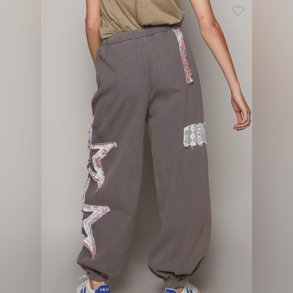078. CROCHET STAR PATCH JOGGER PANTS - Picture 3 of 4